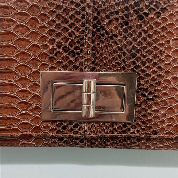 Lulu Townsend Elegant Brown Snakeskin Clutch - Picture 2 of 9